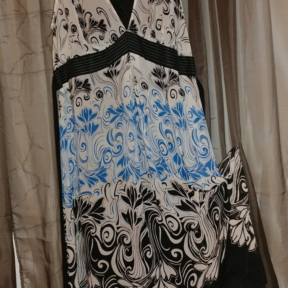 Dress - Picture 2 of 3